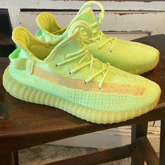 Adidas Yeezy Boost 350 V2 Hyperspace FROM 2022 YEEZY - Picture 1 of 10